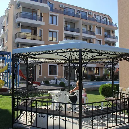 In Rif 2 Apartment Ravda